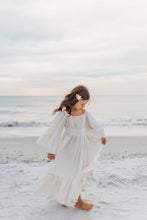 Load image into Gallery viewer, Isla
